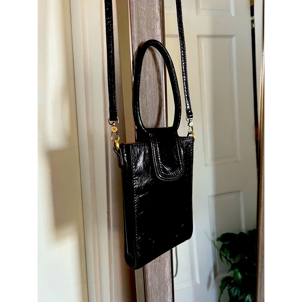 Gorgeous HOBO “Sheila” Crossbody in Black Polished Leather 🖤 LIKE NEW ✨